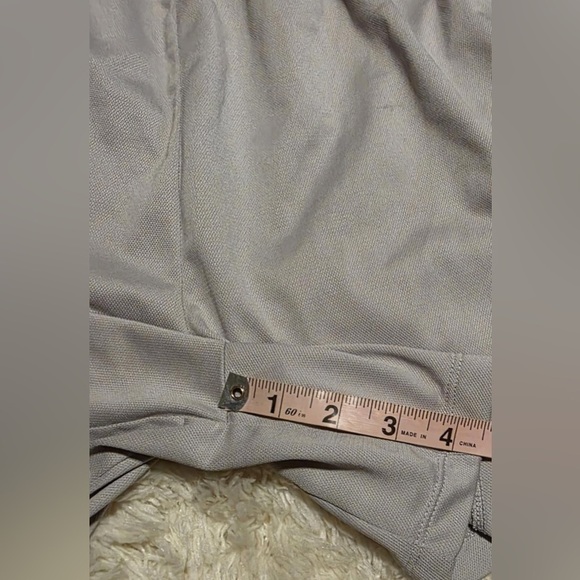 Nike Shorts Gray w/ dark Gray logo on leg
Elastic wst and drawstring sz. Large - Picture 6 of 8